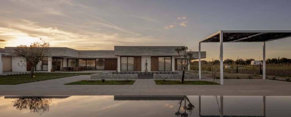 Outside Villa Arinto garden 