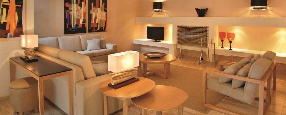 Deluxe villa sitting room - Pine Cliffs