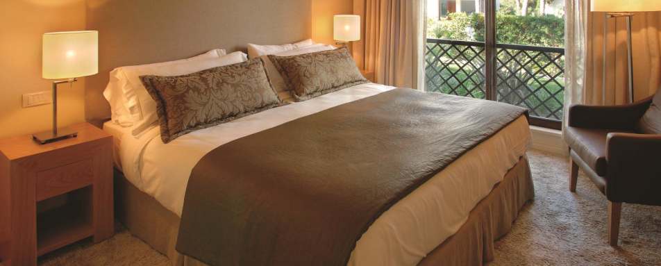 Deluxe villa double bedroom - Pine Cliffs