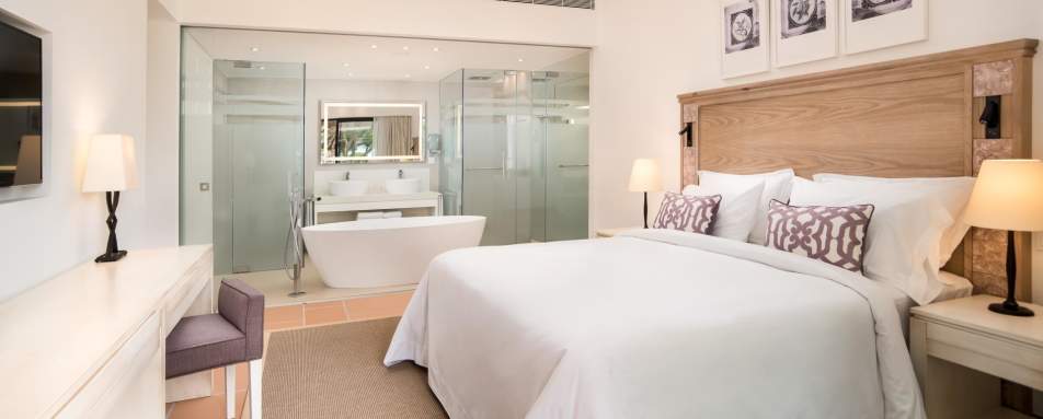 Ocean Suites Master Bedroom - Pine Cliffs