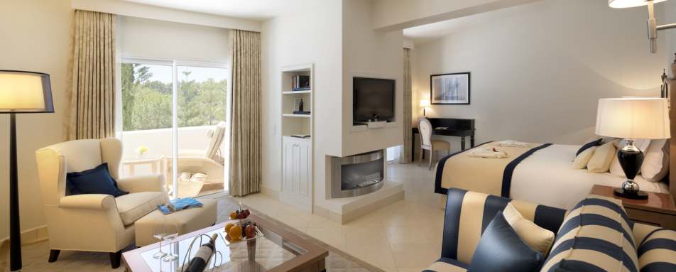 Oasis Family Suite Main Bedroom 