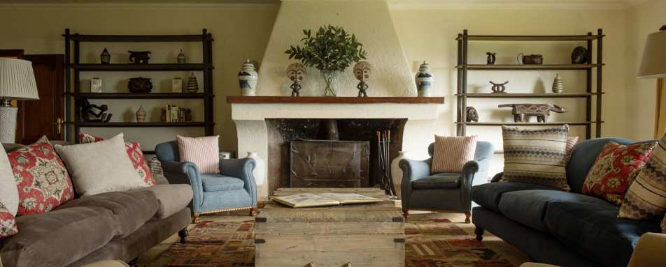 Main Lounge - Sabyinyo Silverback Lodge