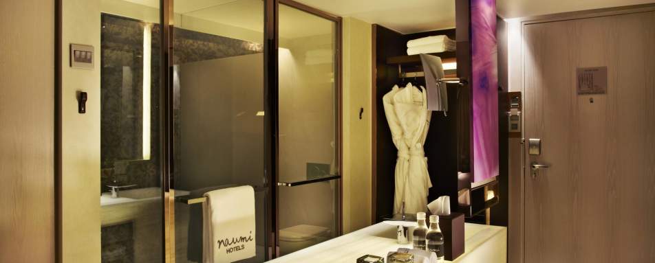 Bathroom - Naumi Hotel