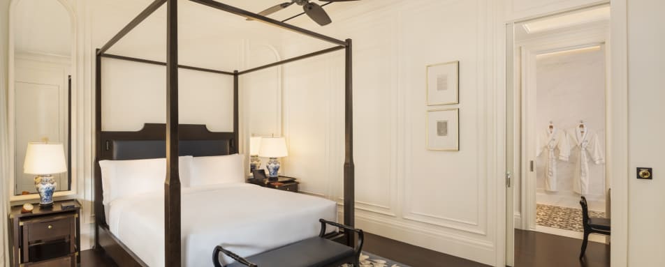 Residence Suite Bedroom - Raffles Hotel Singapore 
