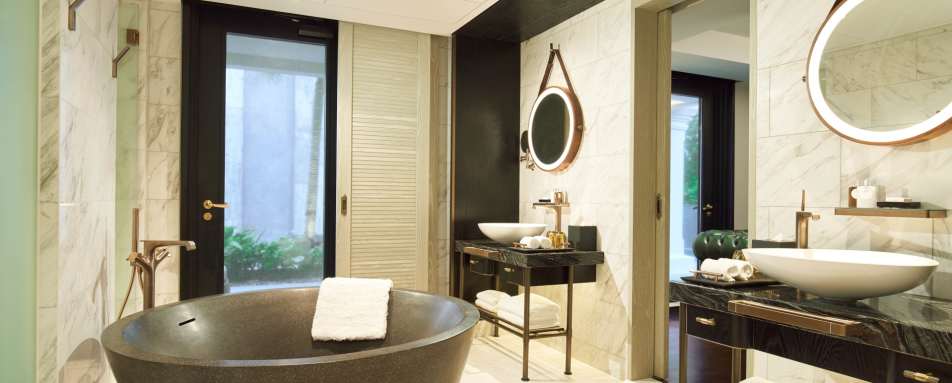 Suite Bathroom 
