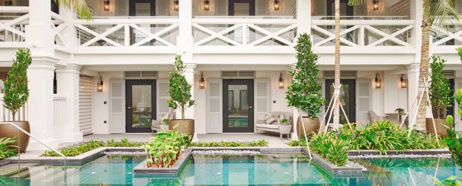 Direct pool access for selected room types 