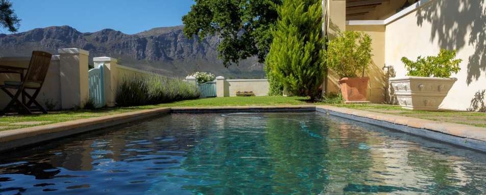 Swimming pool - Auberge Clermont