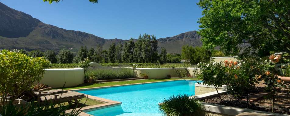 Villa swimming pool - Auberge Clermont