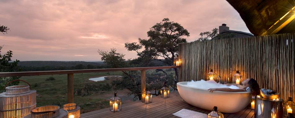 Spa deck - Mhondoro Game Lodge