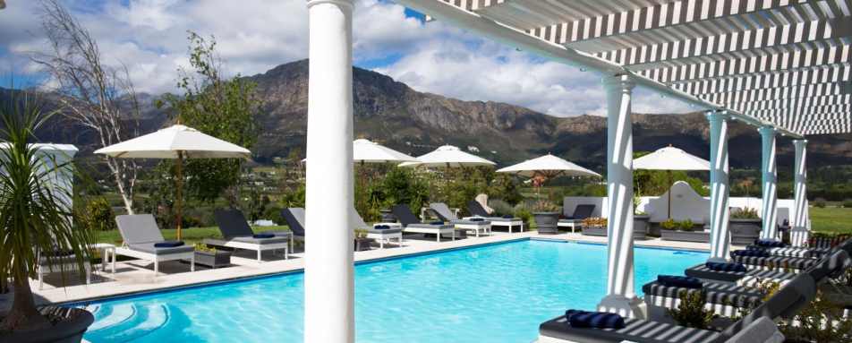 Outdoor pool - Mont Rochelle