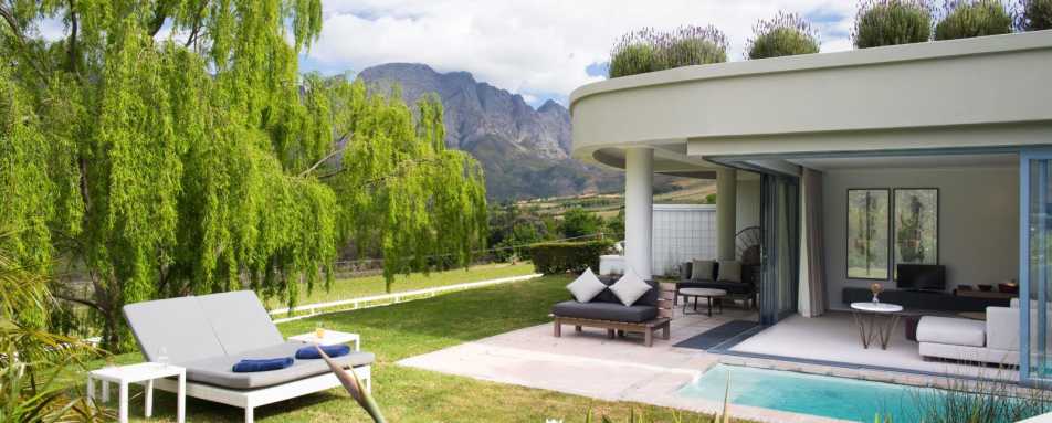 Cap Classique Pool - Mont Rochelle