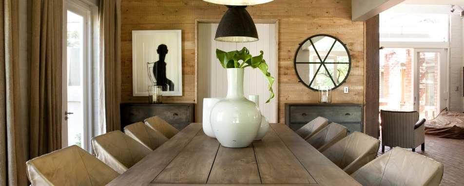 Indoor dining room - Morukuru Farm House