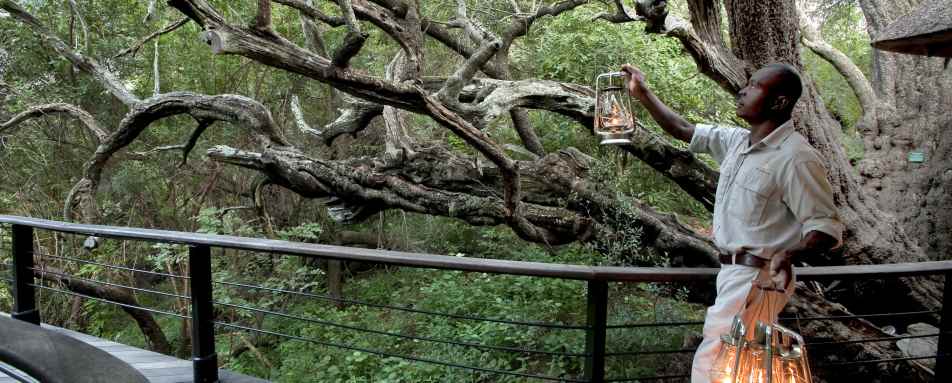 Morukuru Owner s House preparing for the evening 