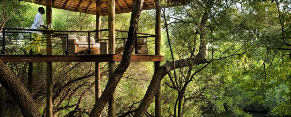 House sala overlooking the Marico River 