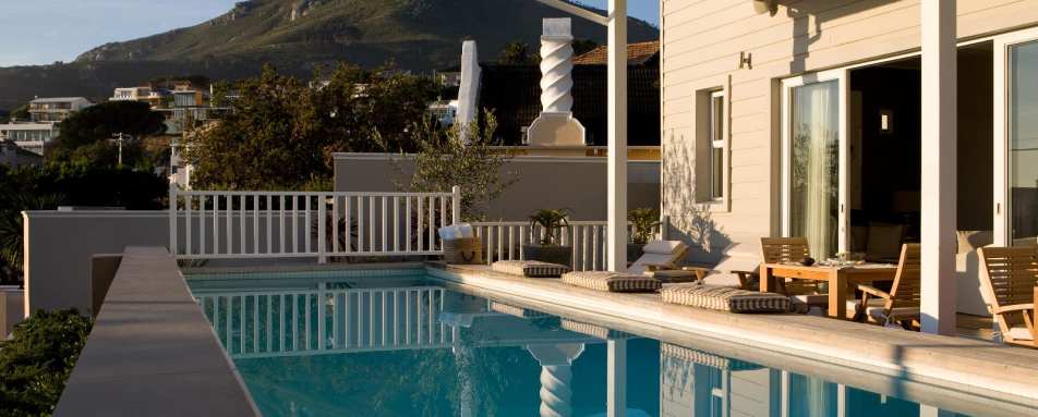 Swimming pool with mounain view - Sea Five