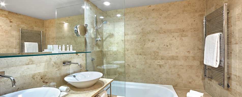 Deluxe Bathroom - Gran Hotel Domine Bilbao