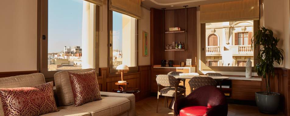 Grand Suite Living room 