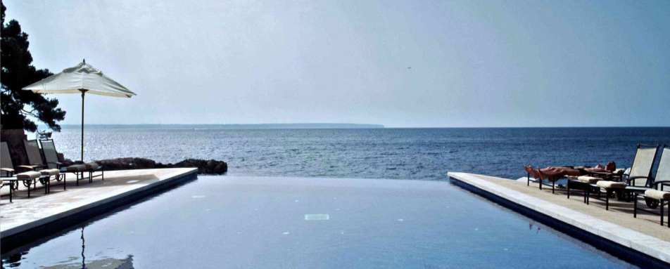 Pool looking onto Ocean - Hospes Maricel