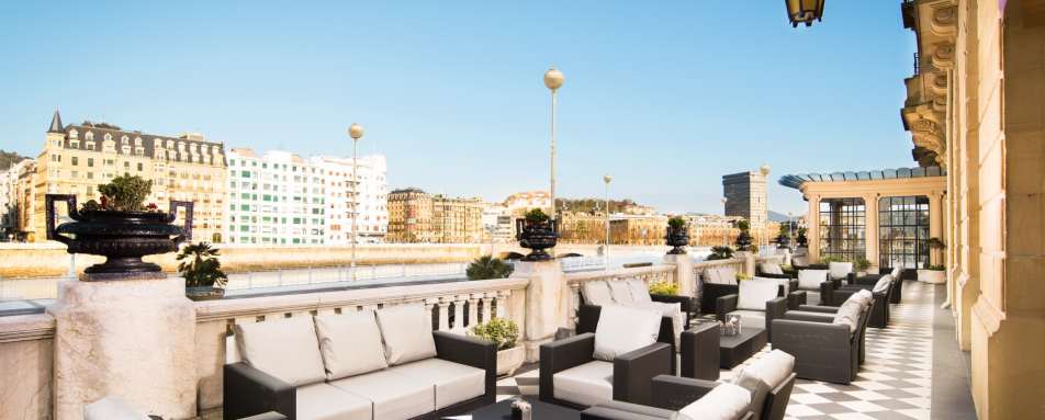 Terrace - Hotel Maria Cristina