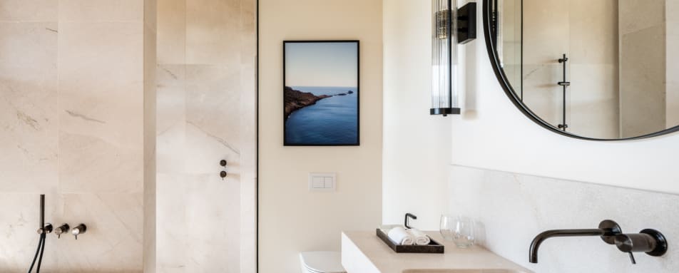 King Premium Private Garden Bathroom 