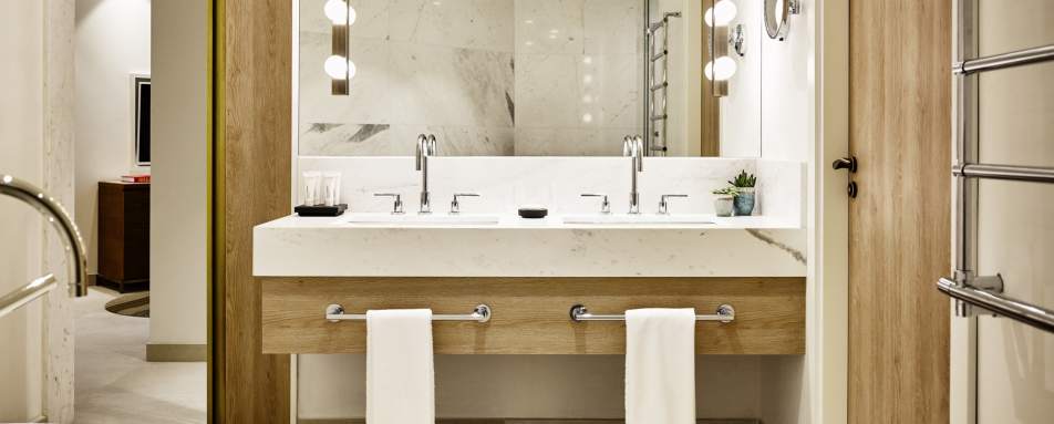 Deluxe Suite Bathroom - Nobu Hotel Ibiza Bay