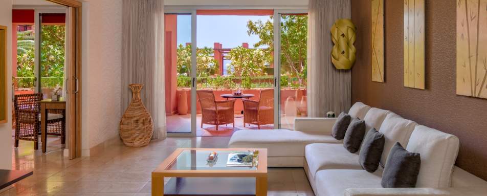 One Bedroom Suite Lounge 