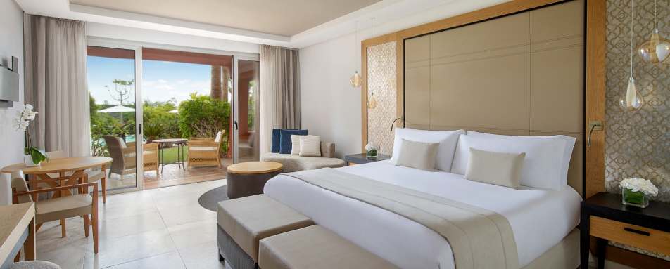 Tagor Villas deluxe room 