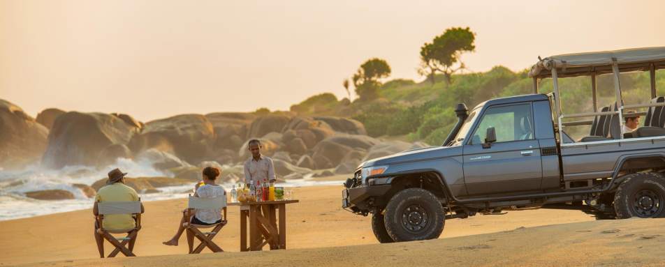 Sundowners on the Beach - Chena Huts