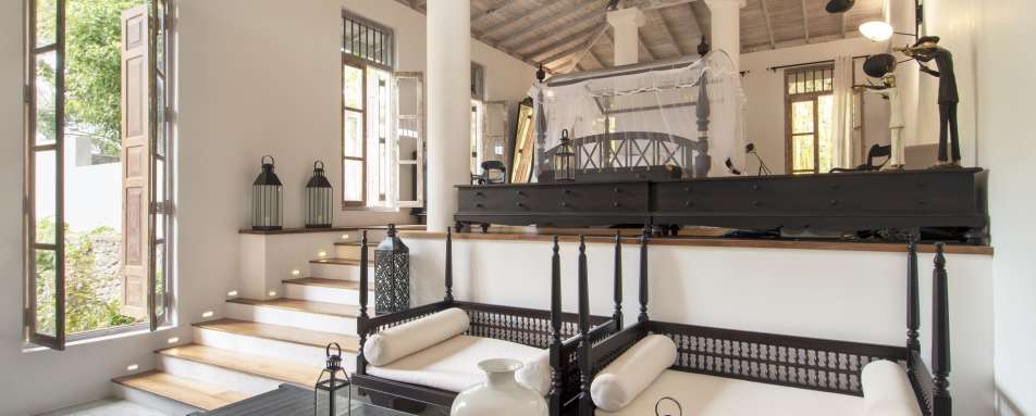 colonial mansion 2-bedroominterior 