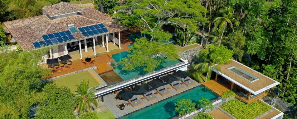 restaurant pooldrone viewj 