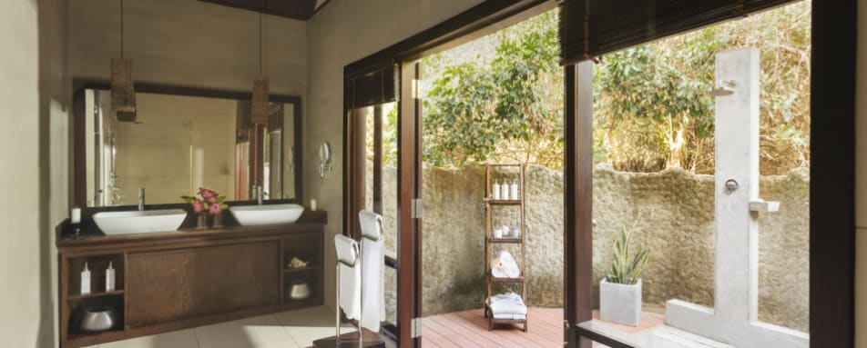 Cluster Cabin Bathroom  