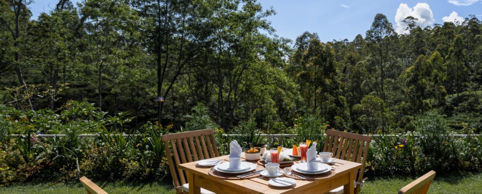 Outdoor Dining - Roo Mansala 