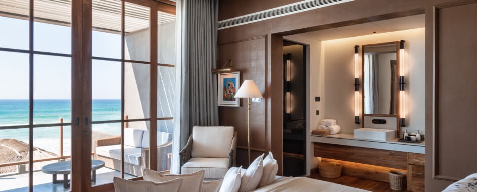 Double Bed Noosa - The Six Weligama 