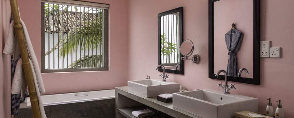 Pink Bathroom - Villa Bentota  