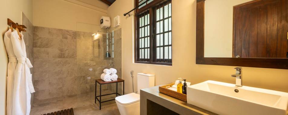 Bathroom - Wardens House 