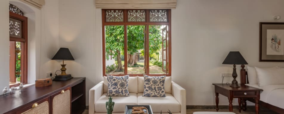 Bedroom Lounge - Uga Riva 