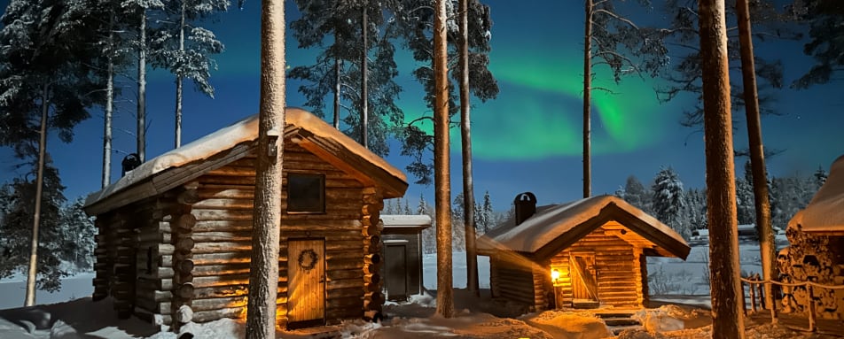 Cabins with Northern Lights 