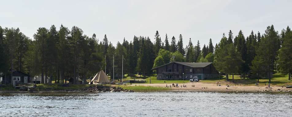 Main lodge by the lake, summer
