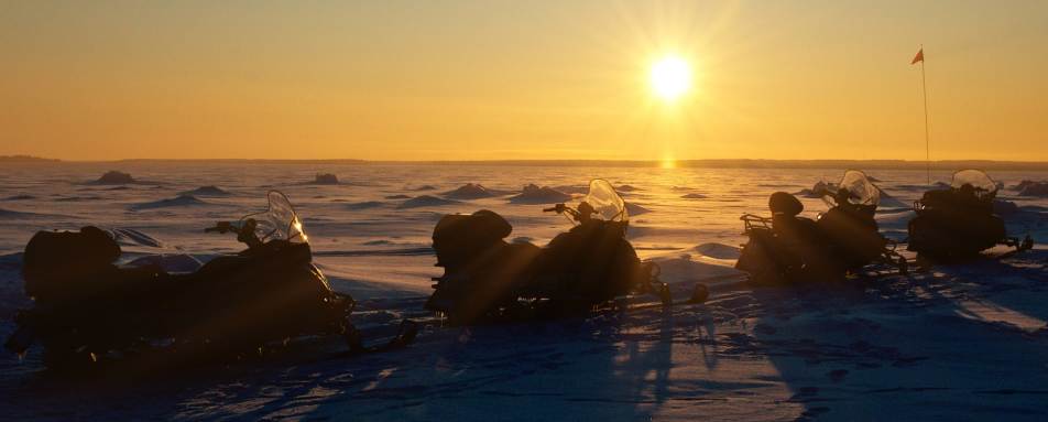 Snowmobile safari - Pine Bay Lodge