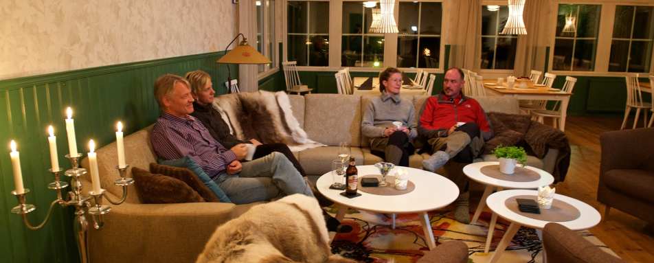 Lounge - Pine Bay Lodge