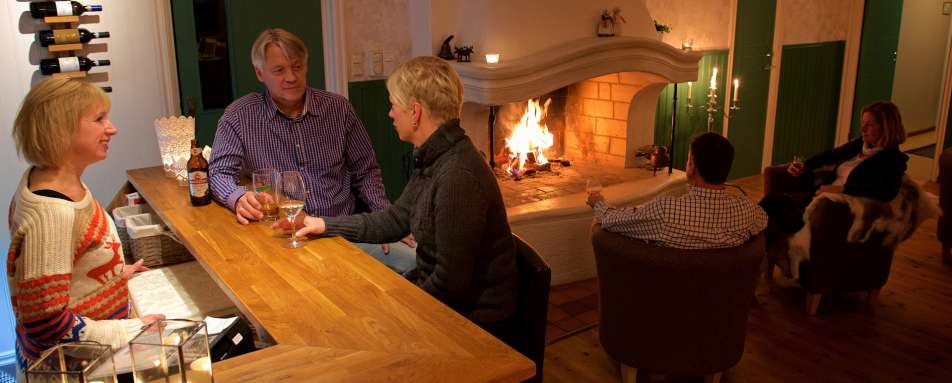 Bar - Pine Bay Lodge