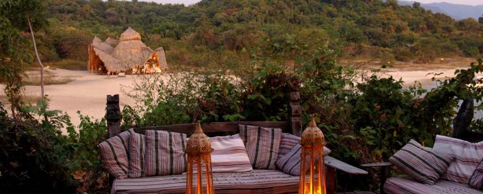 Bar Lounge - Greystoke Mahale