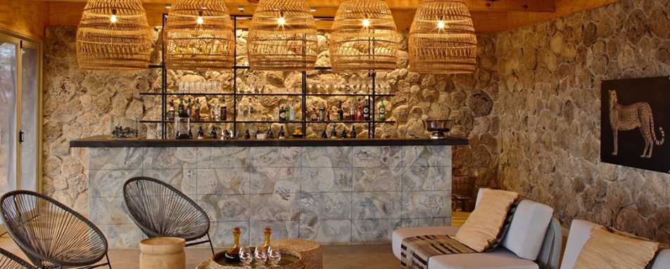 Bar area at Namiri Plains 