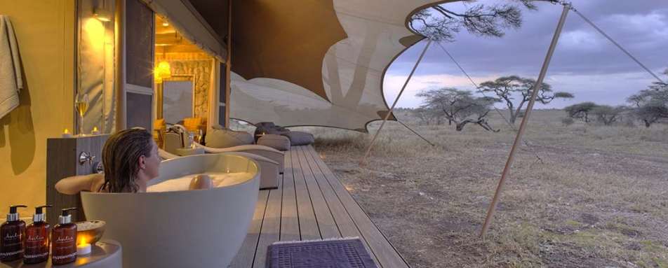Bath time at Namiri Plains 