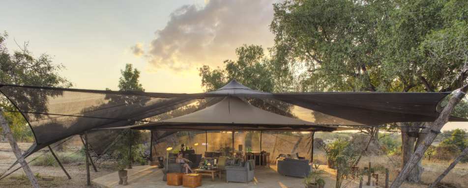 Lounge and bar - Roho ya Selous 