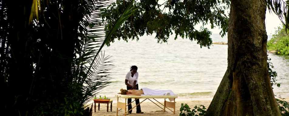 Massage on the beach - Rubondo Island Lodge