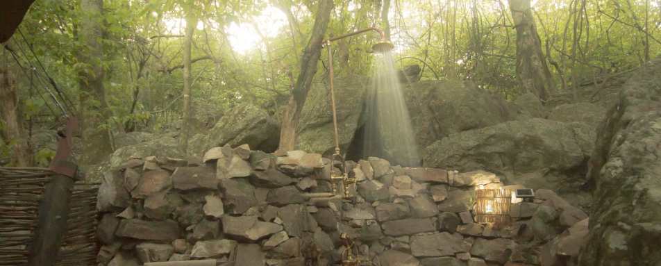 Treehouse bathroom - Rubondo Island Lodge