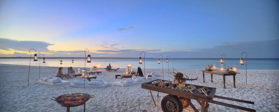 Mnemba dining - Lakes, Craters and Kopjes