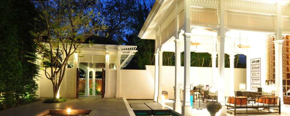 Entrance - 137 Pillars House