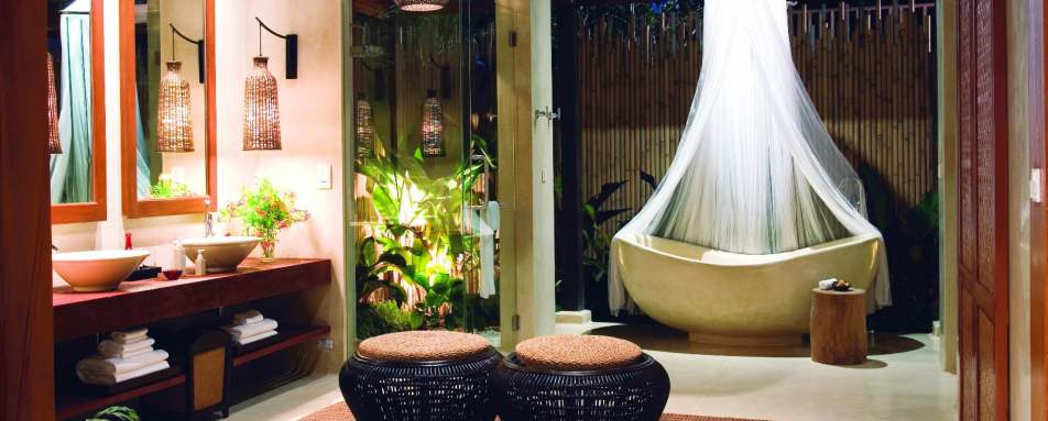 Bathroom by Night - Anantara Rasananda
